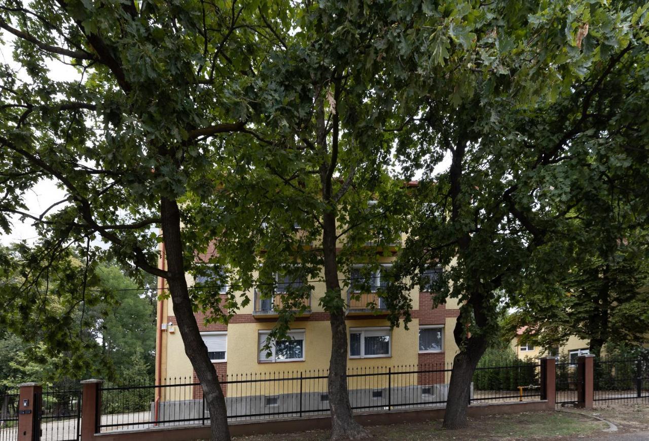Angolkert Panzio Teglas Zewnętrze zdjęcie